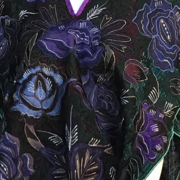 Chinese heavy cotton embroidered poncho - Picture 4 of 11